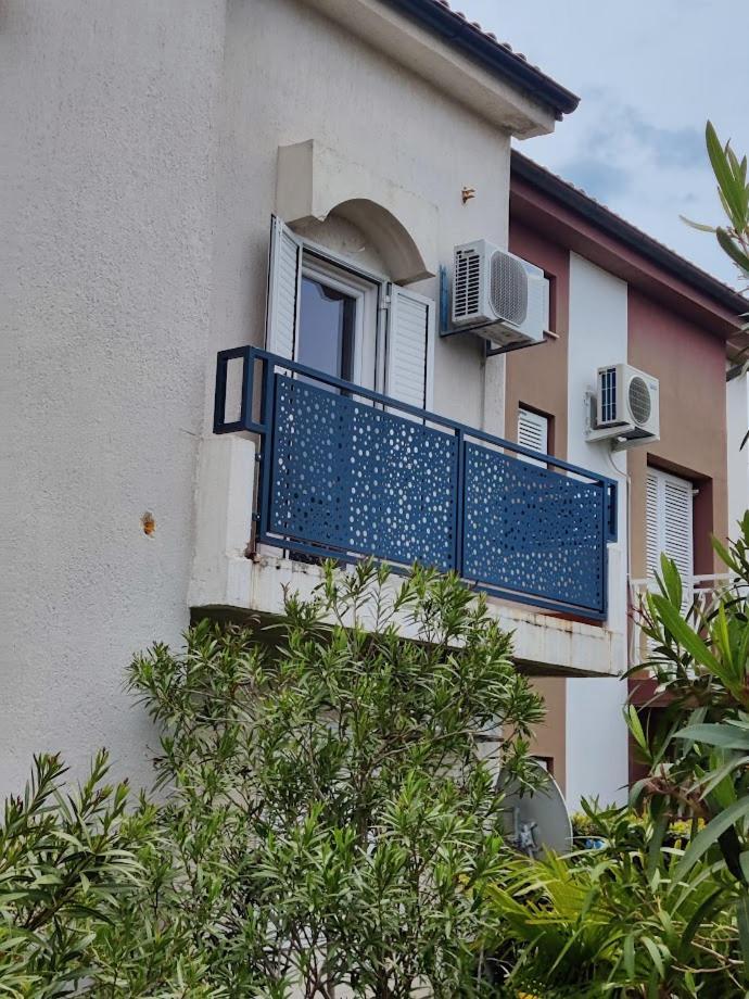 Apartments "Laci" Крк Экстерьер фото